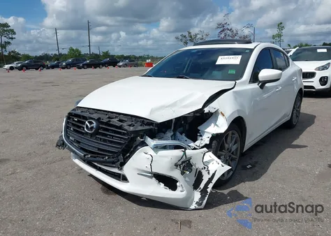 2018 Mazda Mazda3 Grand Touring z USA, uszkodzony, nr VIN 3MZBN1W39JM158804